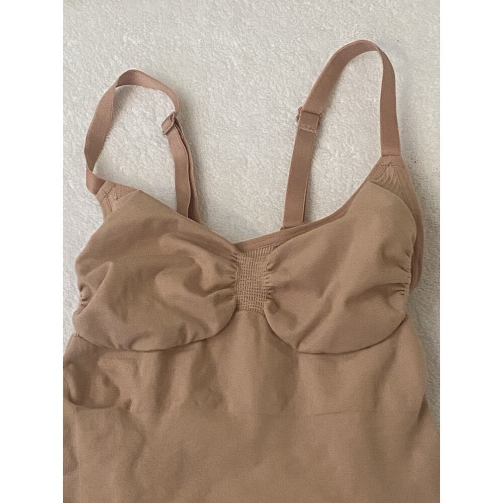 SKIMS Seamless Sculpt Brief Bodysuit Size S/M Clay Shapewear Feminine‎ - Picture 5 of 6